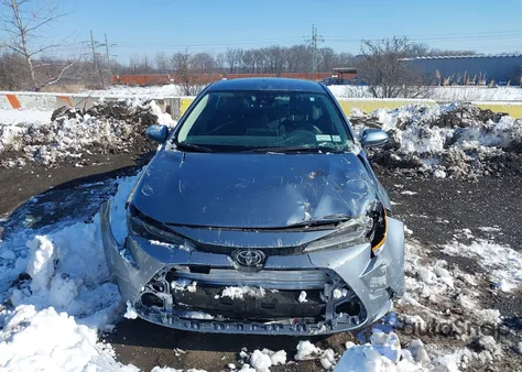 2020 Toyota Corolla Le z USA, uszkodzony, nr VIN 5YFEPRAE9LP113987